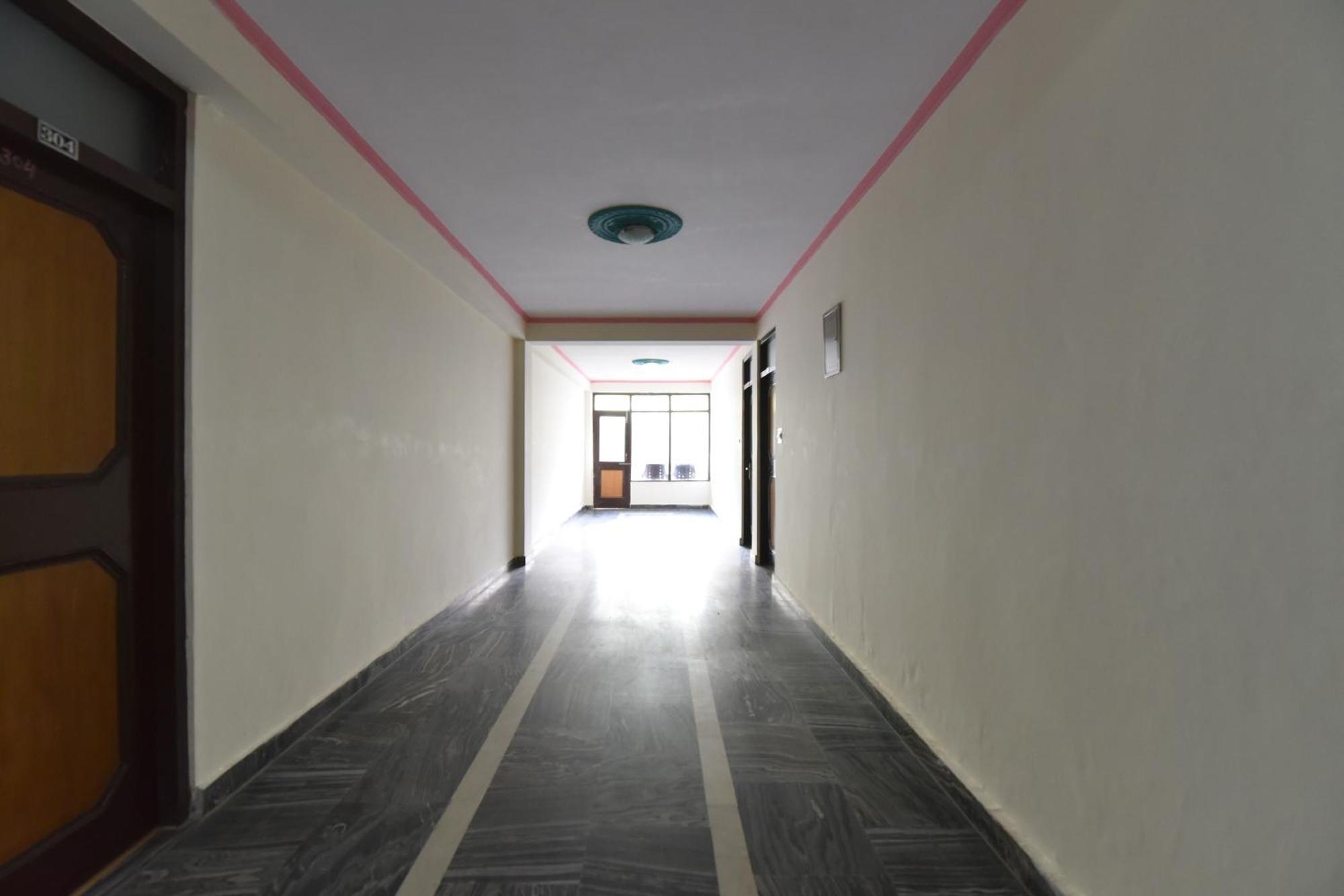 OYO 13387 Hotel Kartik Manāli Exterior foto