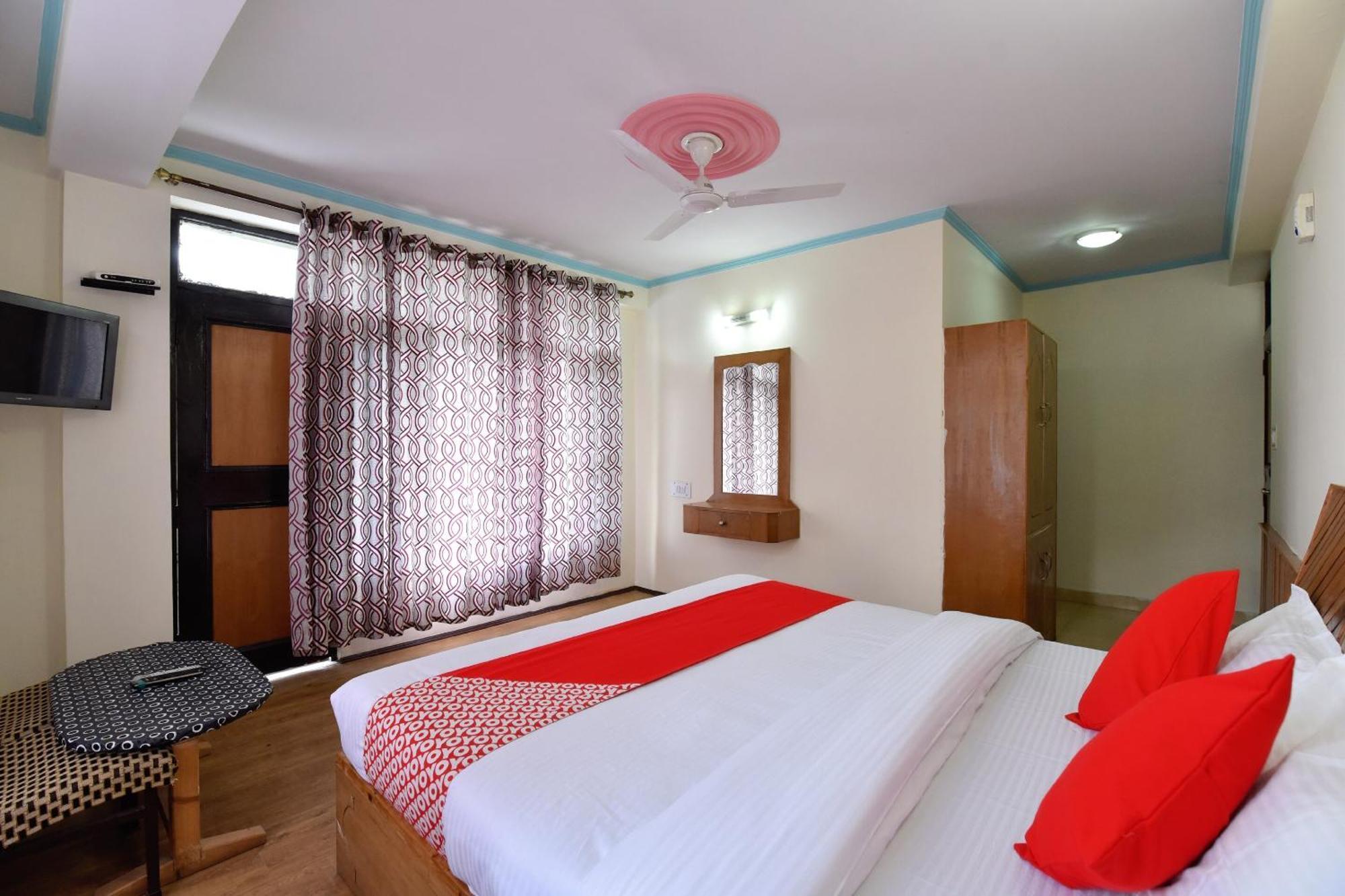 OYO 13387 Hotel Kartik Manāli Exterior foto