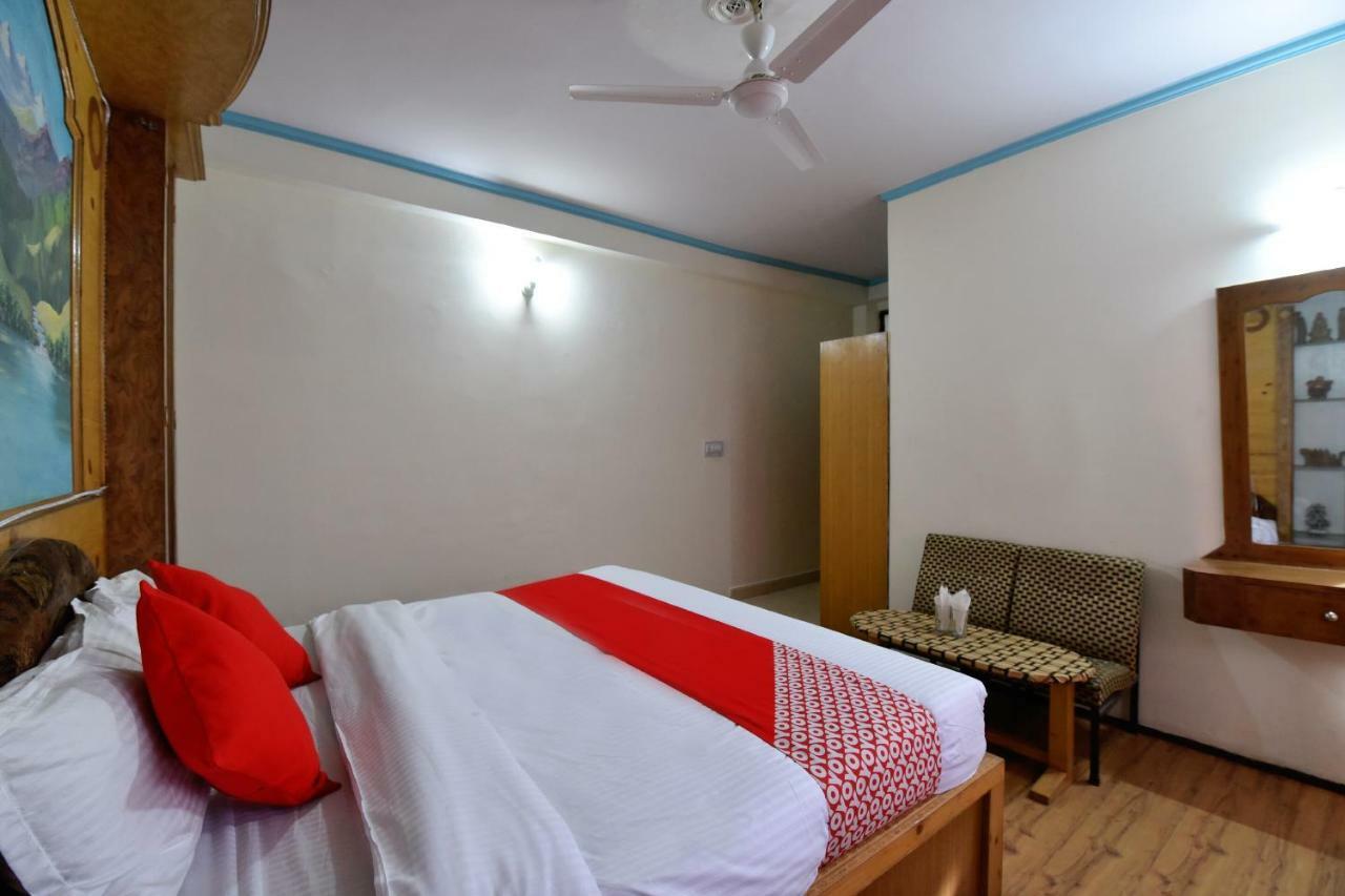 OYO 13387 Hotel Kartik Manāli Exterior foto
